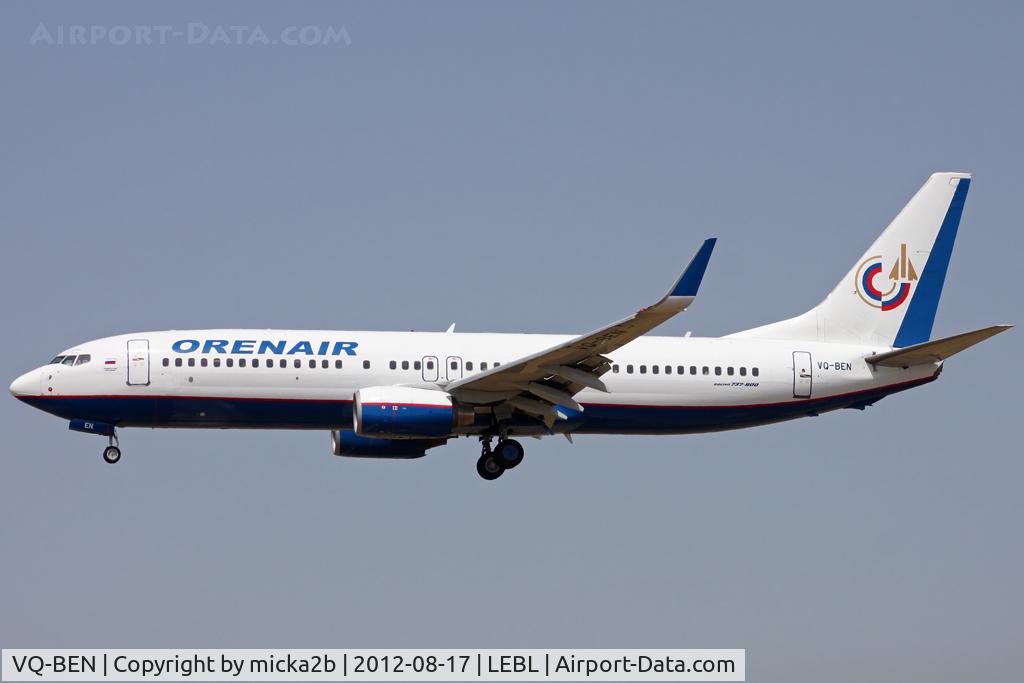 VQ-BEN, 1998 Boeing 737-85R C/N 29037, Landing