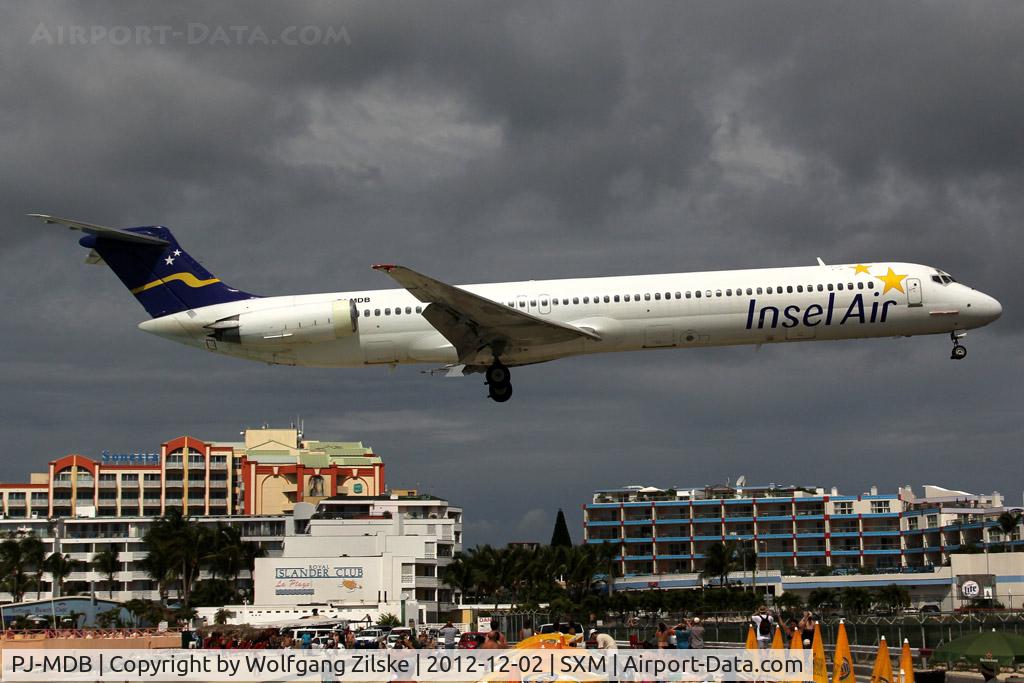 PJ-MDB, 1983 McDonnell Douglas MD-82 (DC-9-82) C/N 48021, visitor