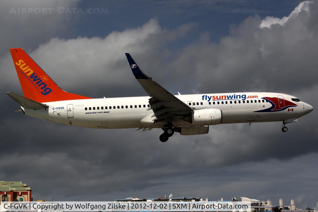 C-FGVK, 2004 Boeing 737-86N C/N 32740, visitor
