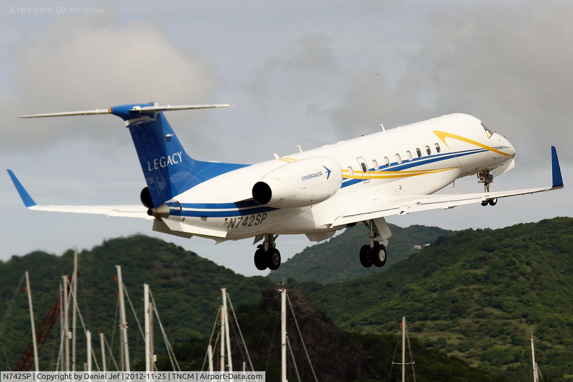 N742SP, 2005 Embraer EMB-135BJ Legacy C/N 14500884, N742SP