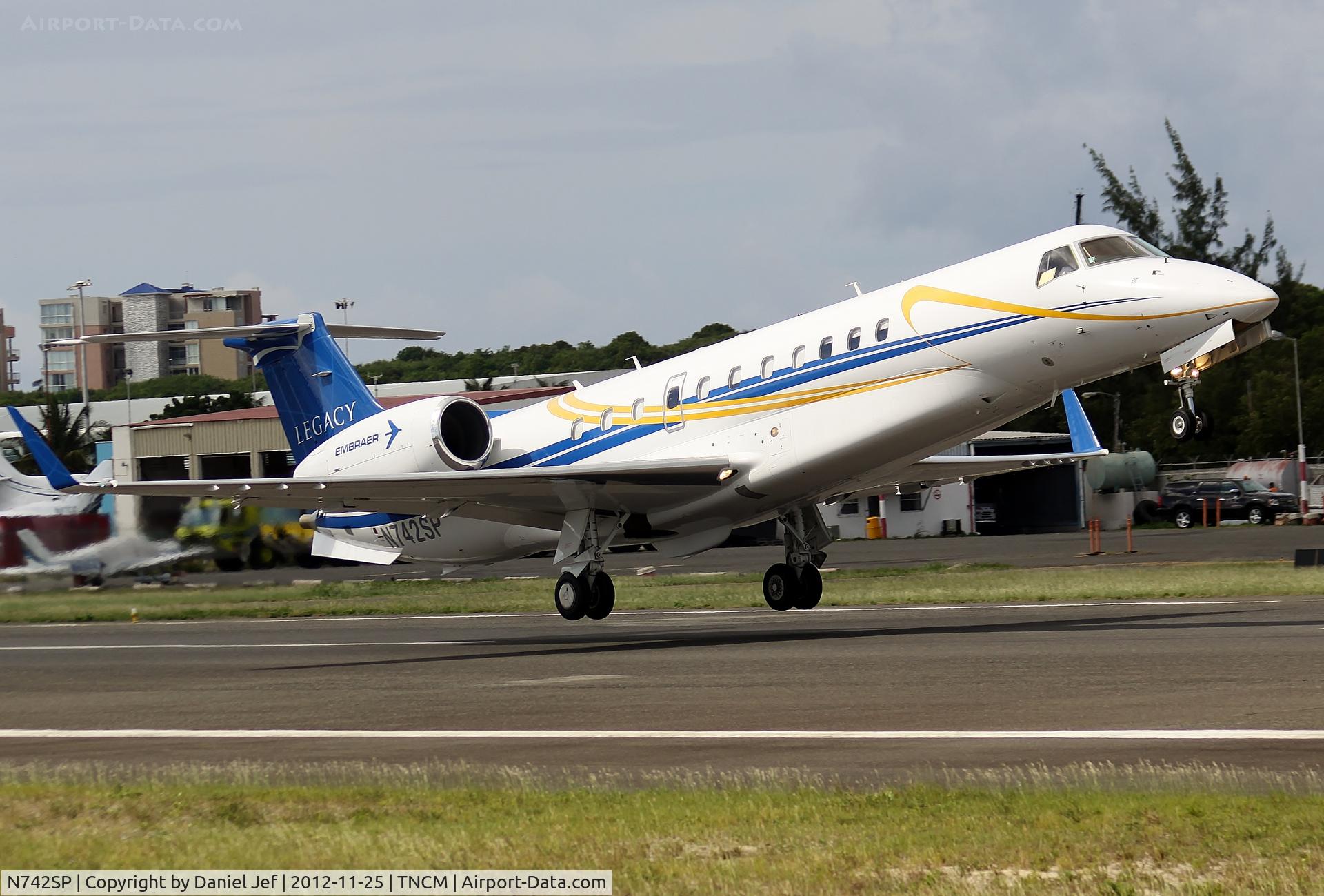 N742SP, 2005 Embraer EMB-135BJ Legacy C/N 14500884, N742SP