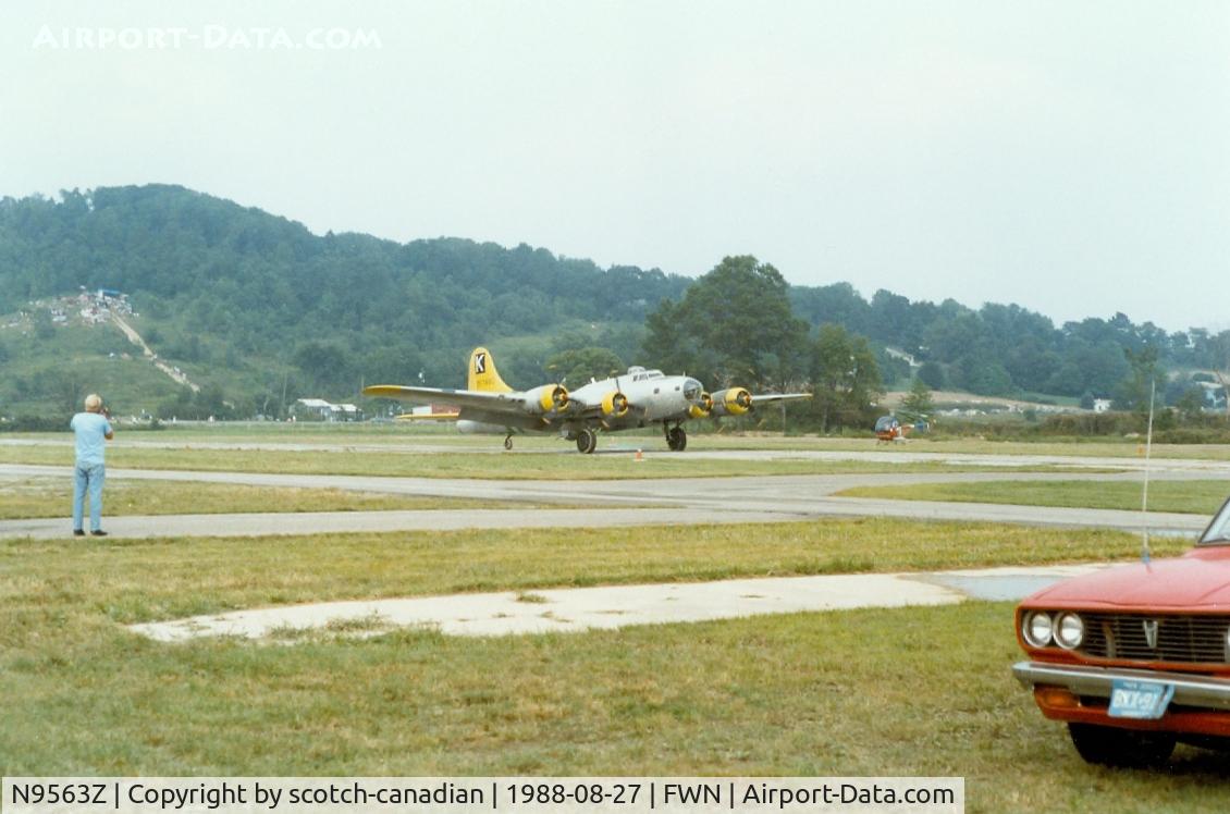 N9563Z, 1944 Boeing B-17G Flying Fortress C/N 32204, 1944 Boeing B-17G, N9563Z (Fuddy Duddy), at the 1988 Sussex New Jersey Air Show, Sussex, NJ