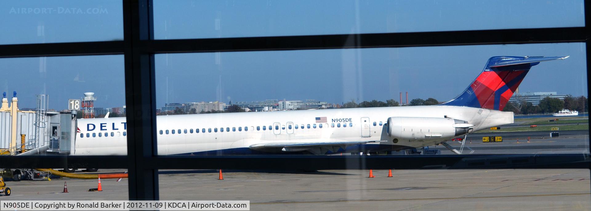 N905DE, 1992 McDonnell Douglas MD-88 C/N 53410, DCA VA