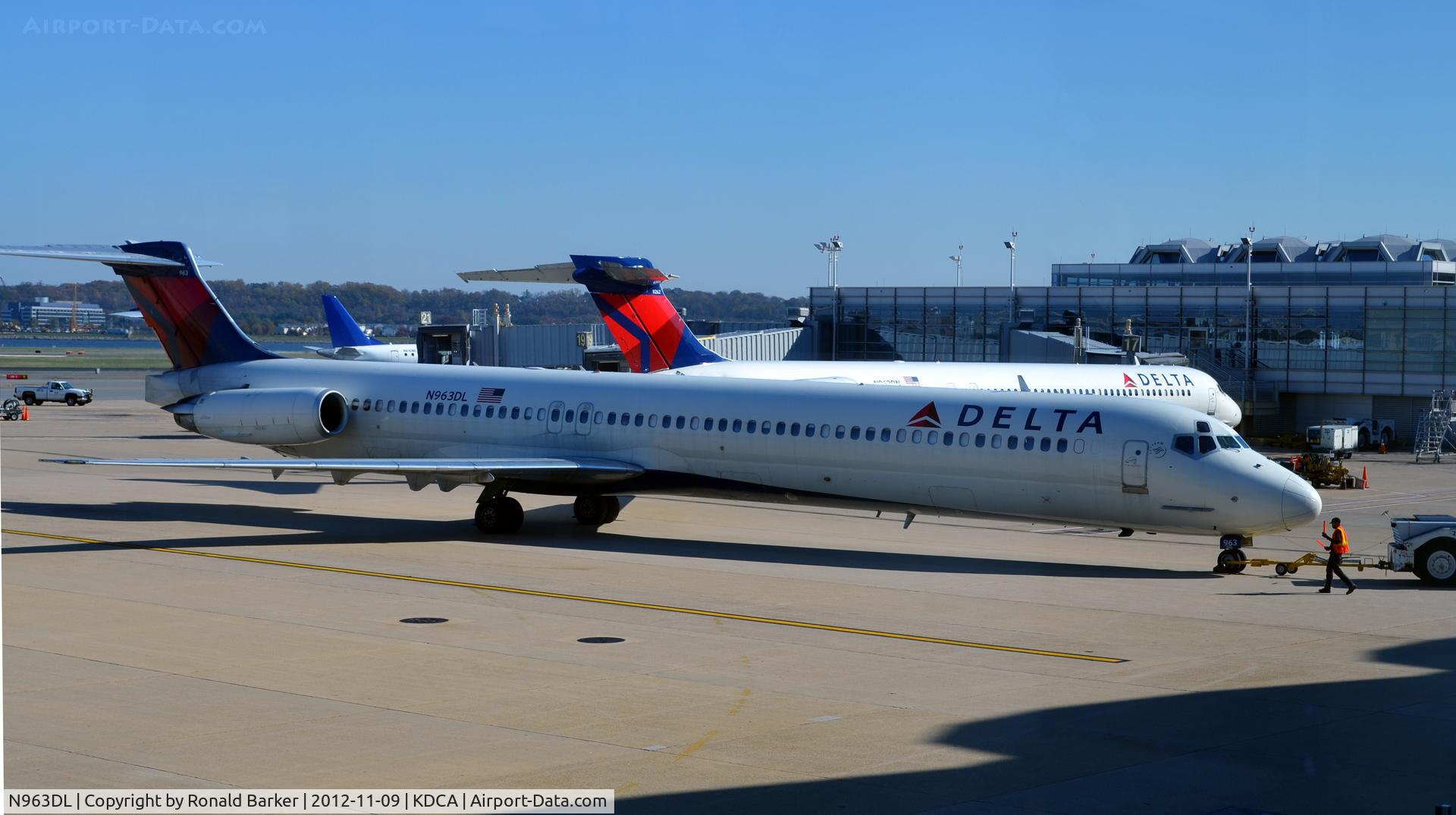 N963DL, 1990 McDonnell Douglas MD-88 C/N 49982, DCA VA