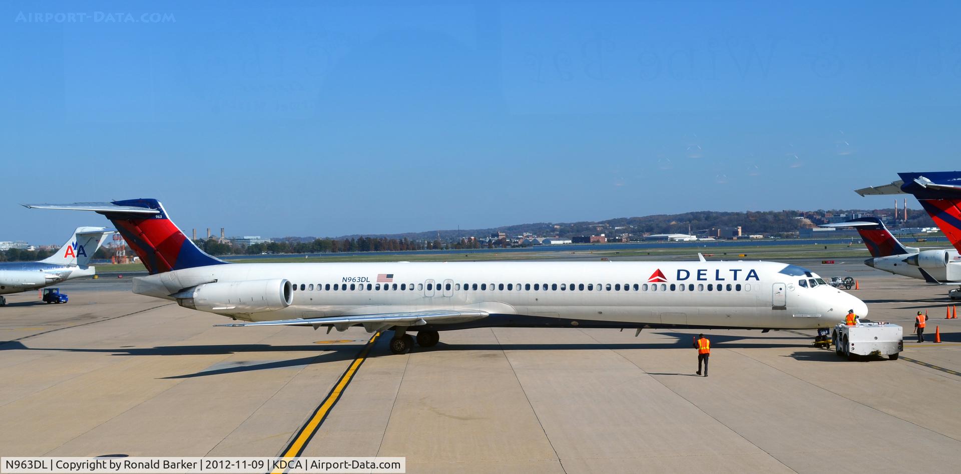 N963DL, 1990 McDonnell Douglas MD-88 C/N 49982, DCA VA