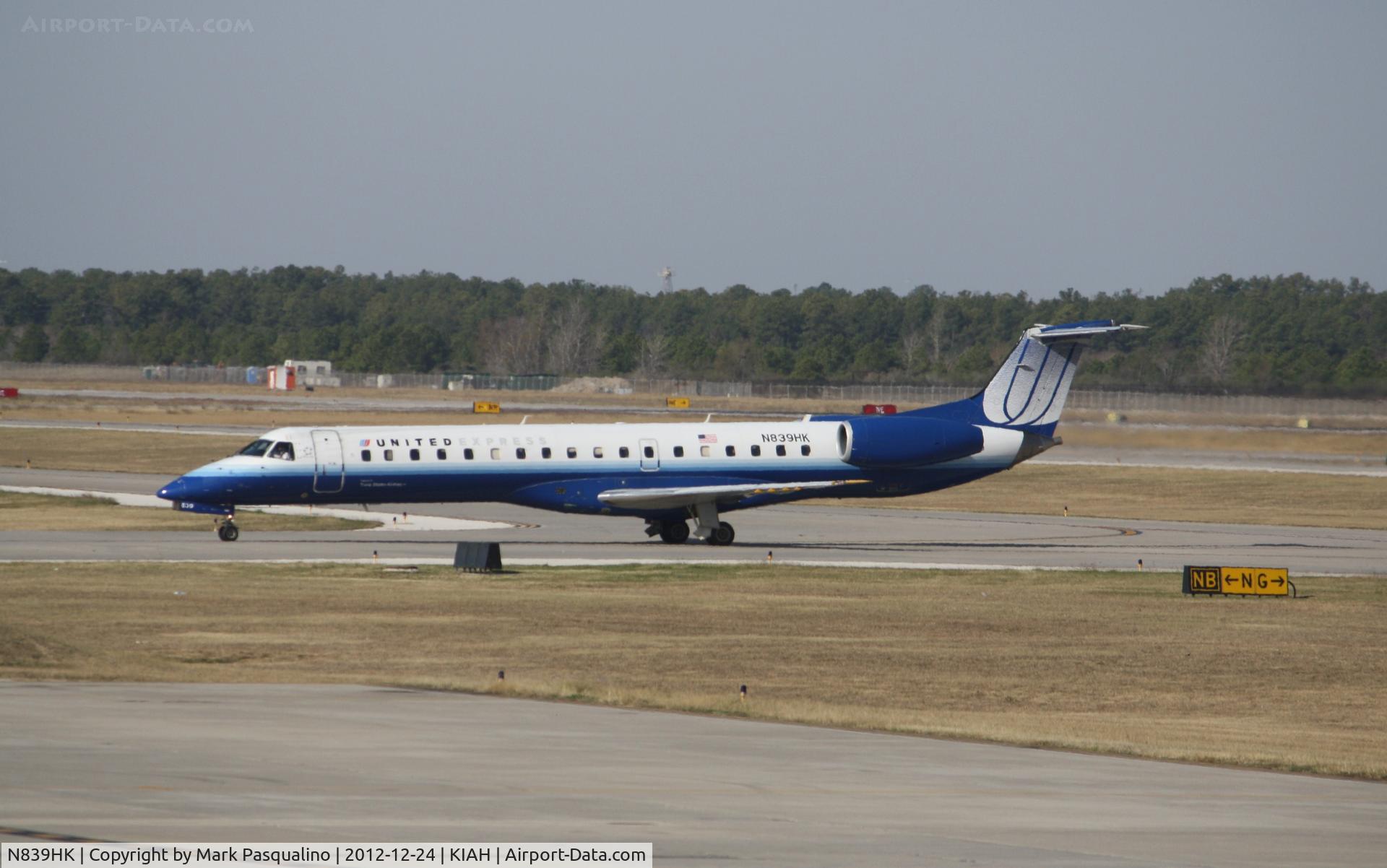 N839HK, 2004 Embraer ERJ-145LR (EMB-145LR) C/N 14500829, EMB-145LR