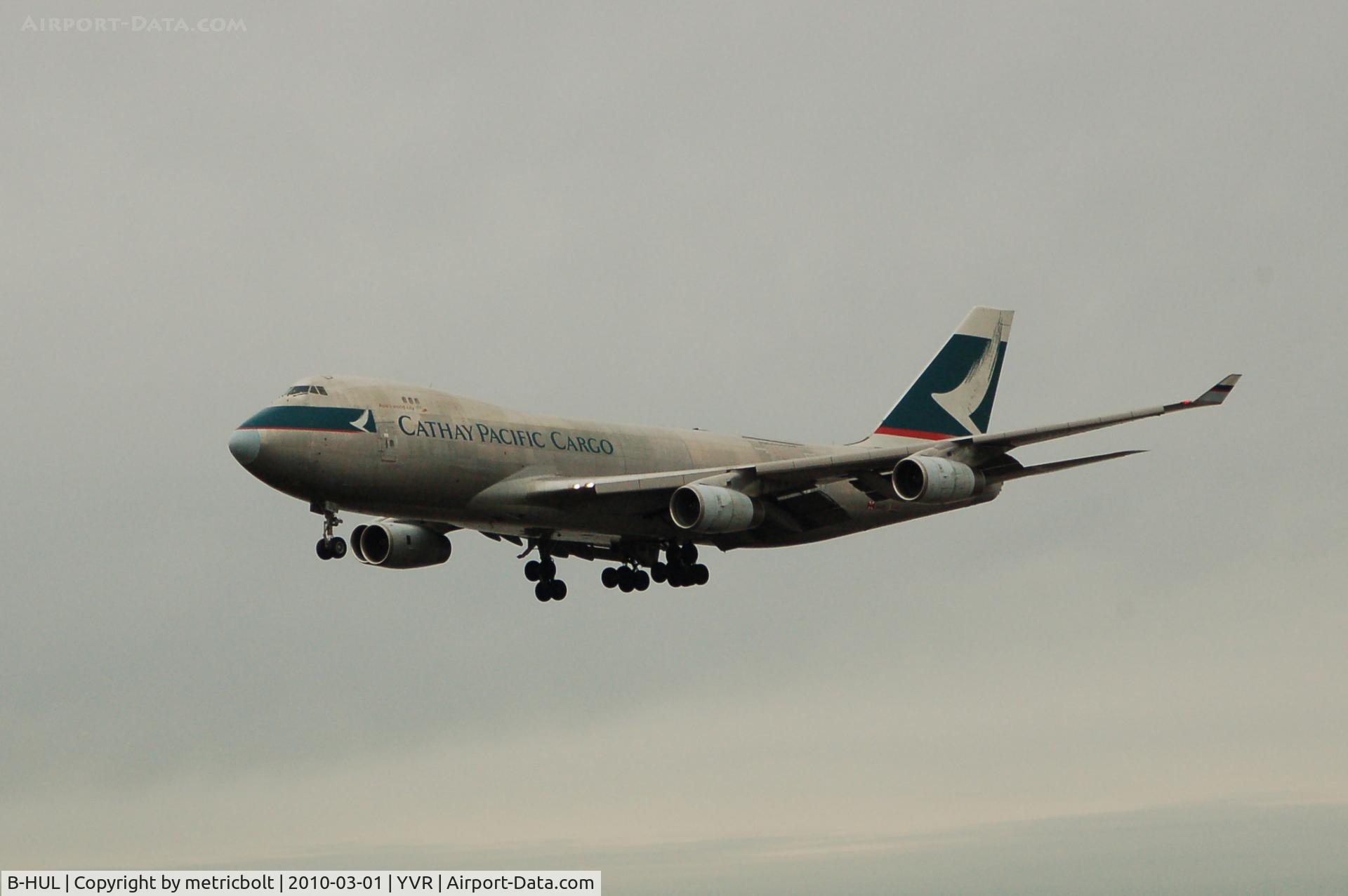 B-HUL, 2000 Boeing 747-467F/SCD C/N 30804, Landing at Vancouver