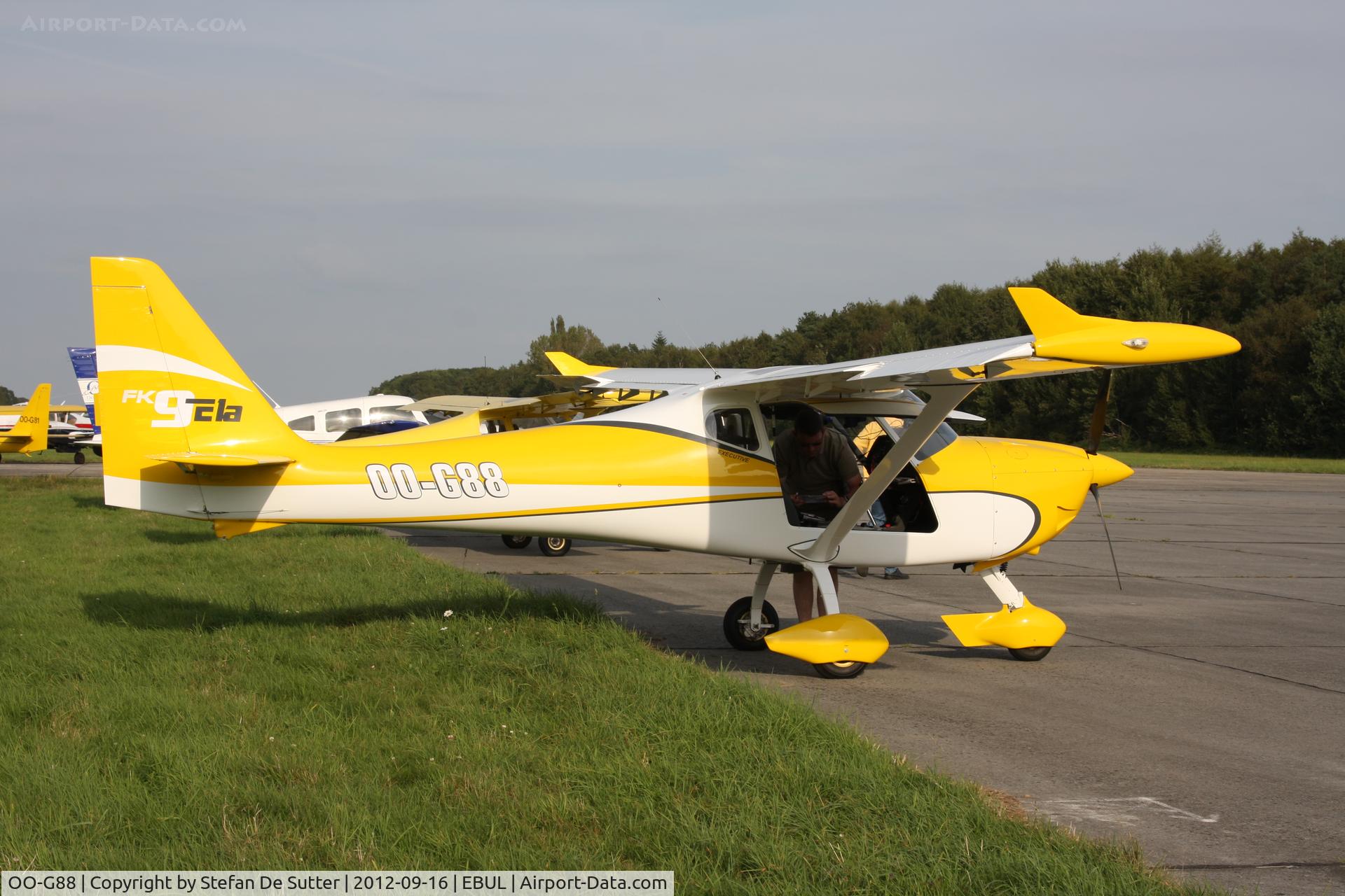 OO-G88, 2011 B & F Technik FK-9 Mark IV C/N 443, Open door Aeroclub Brugge.