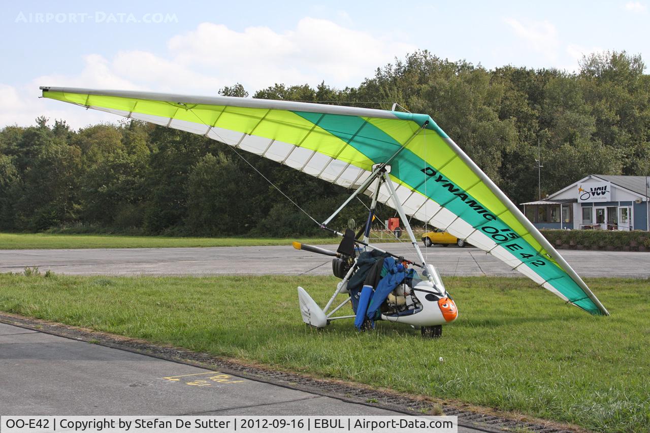 OO-E42, 2000 DTA Dynamic C/N 00-65, Open door Aeroclub Brugge.