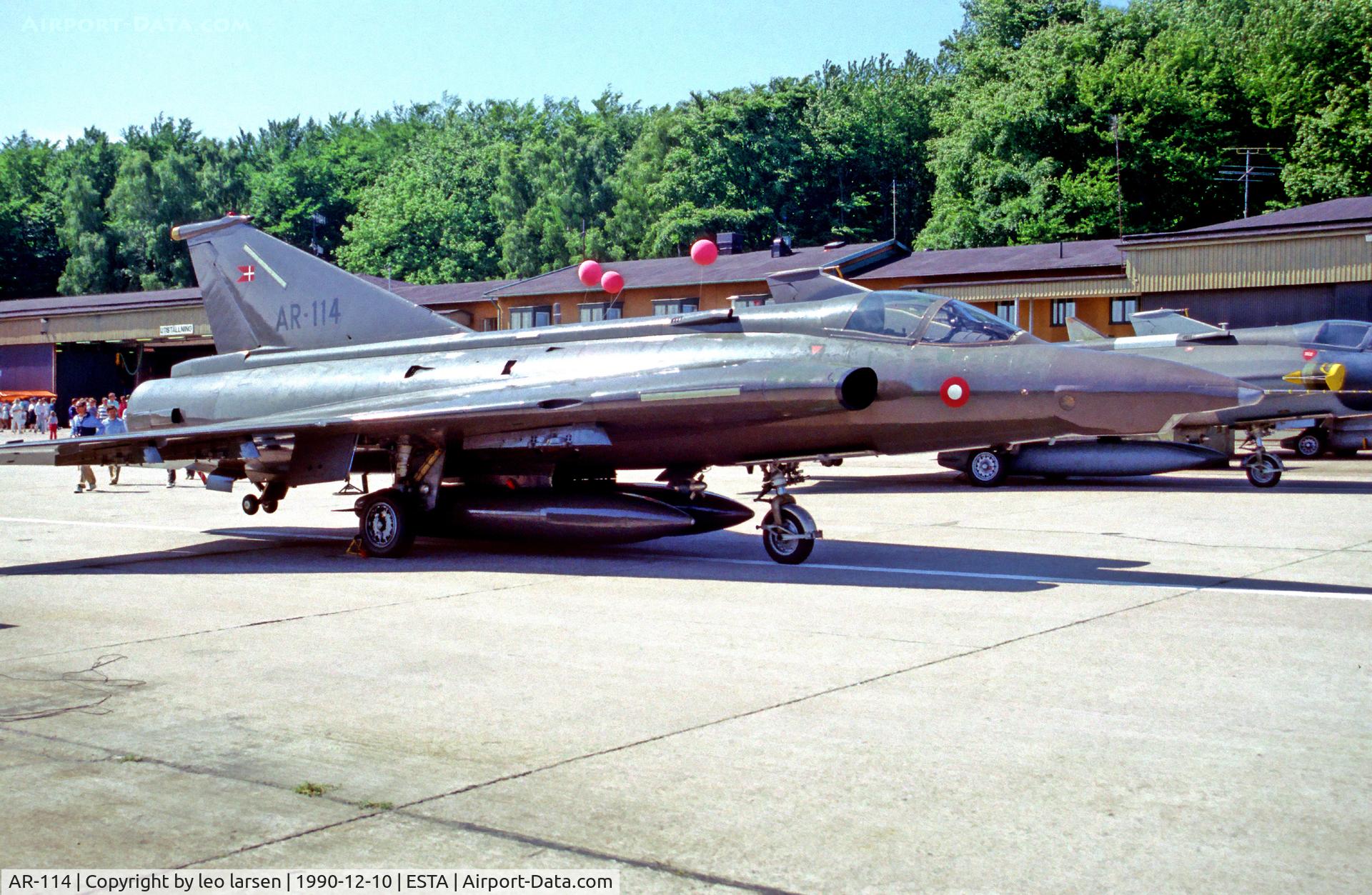 AR-114, 1971 Saab RF-35 Draken C/N 35-1114, Aengelholm Sweden 10.6.90