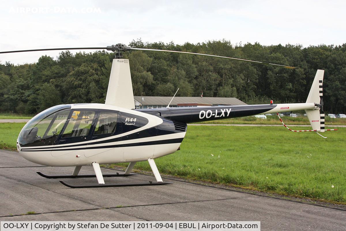OO-LXY, 2009 Robinson R44 Raven I C/N 2018, Parked at Vliegclub Ursel.