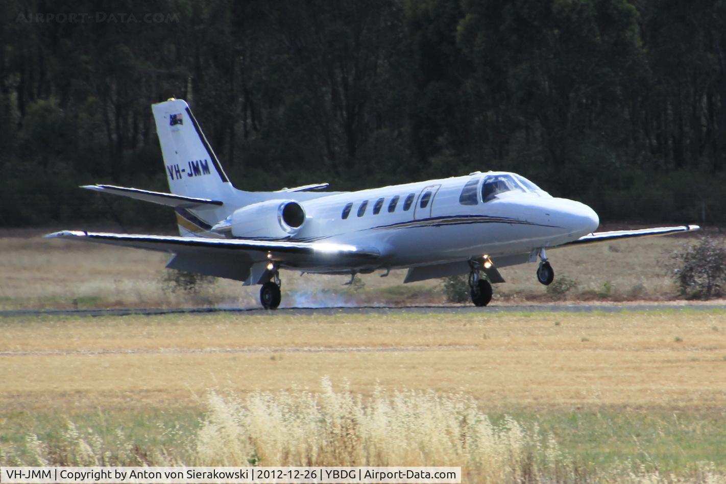 VH-JMM, 1980 Cessna 551 Citation II/SP C/N 551-0036, VH-JMM @ YBDG Touch down on R17