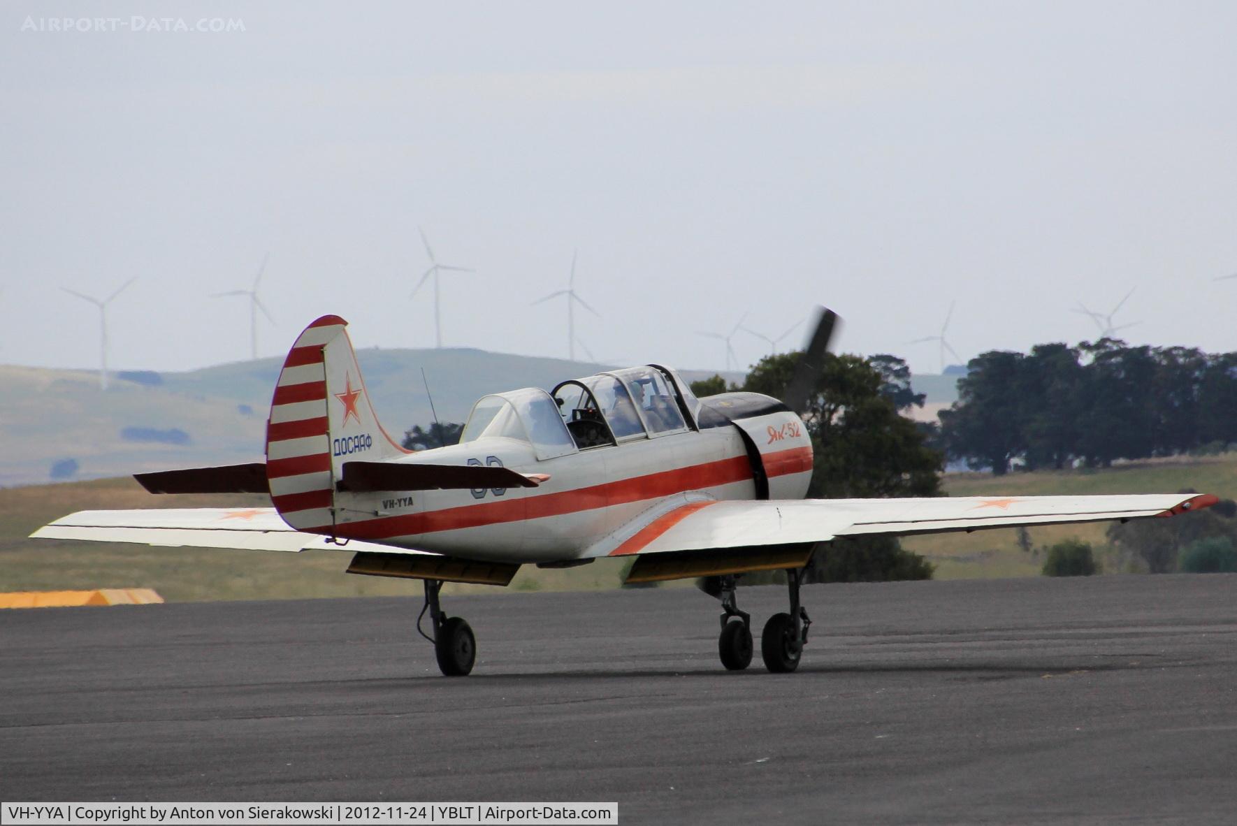 VH-YYA, 1991 Yakovlev Yak-52 C/N 9111513, VH-YYA @ YBLT