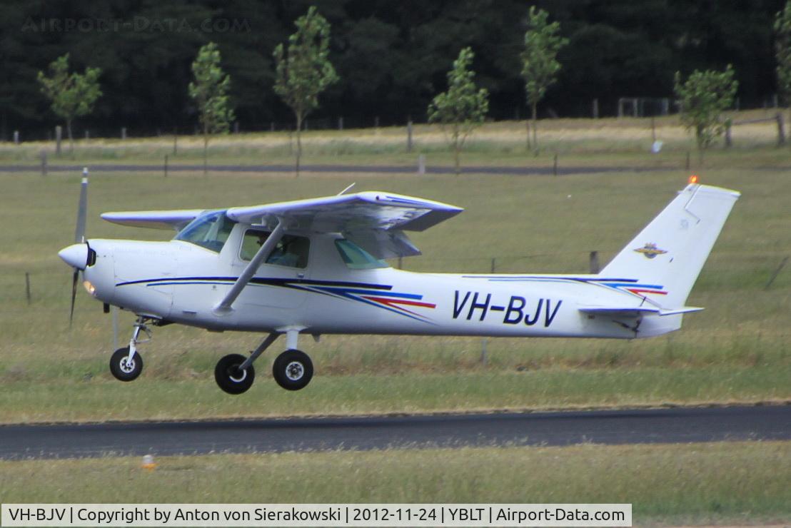VH-BJV, 1981 Cessna 152 C/N 15285333, VH-BJV @ YBLT