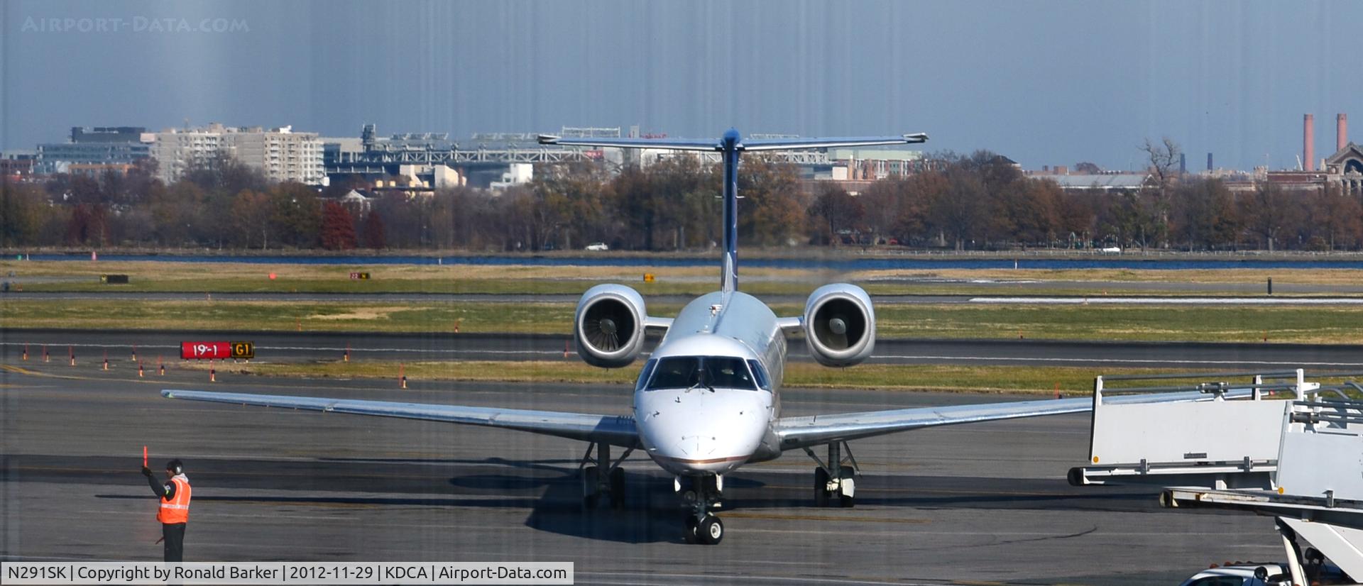 N291SK, 2001 Embraer EMB-145LR C/N 145486, Taxi to park