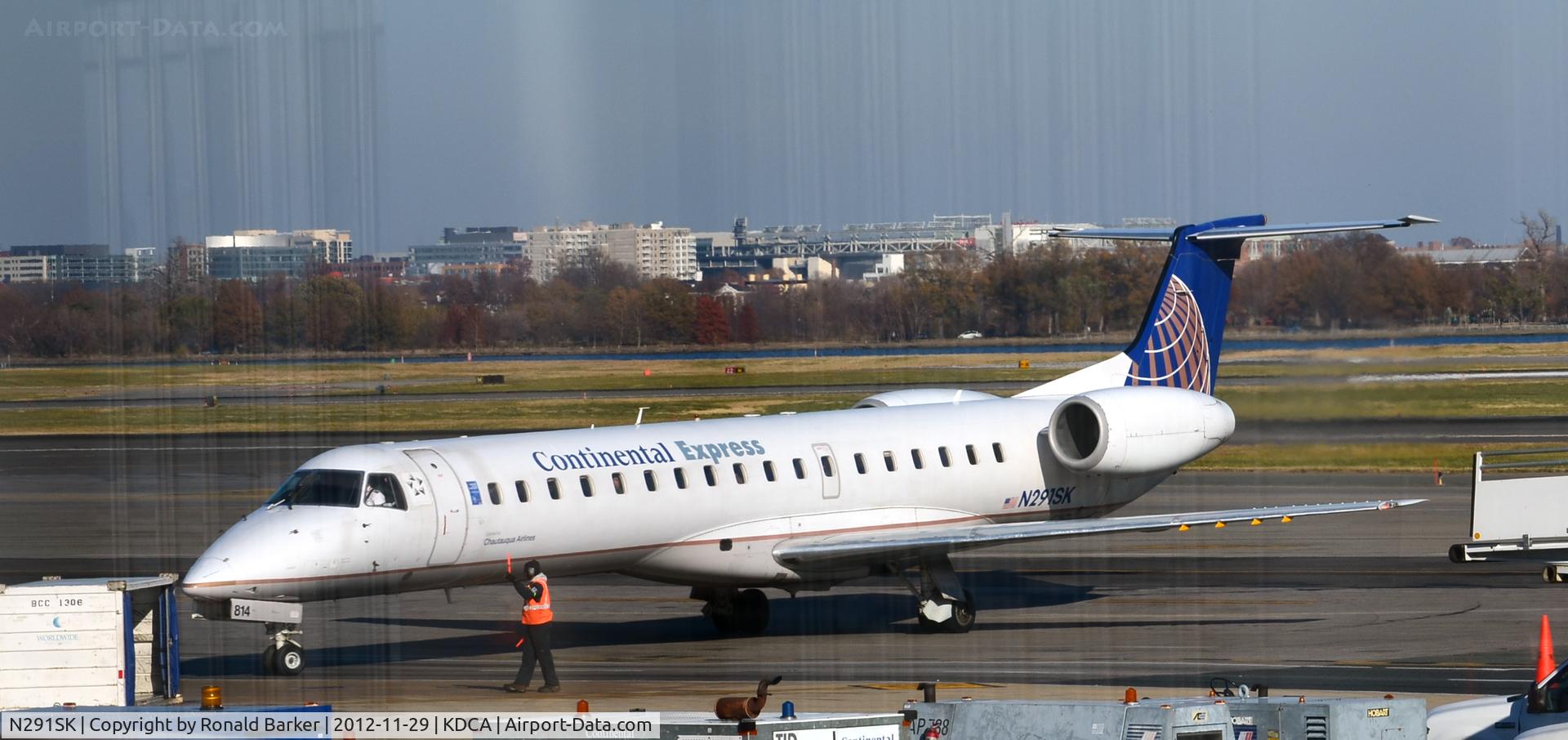 N291SK, 2001 Embraer EMB-145LR C/N 145486, Parking DCA