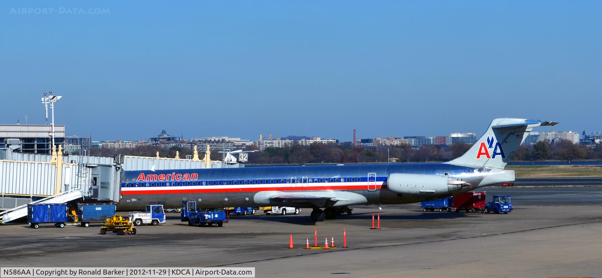 N586AA, 1991 McDonnell Douglas MD-82 (DC-9-82) C/N 53249, DCA VA