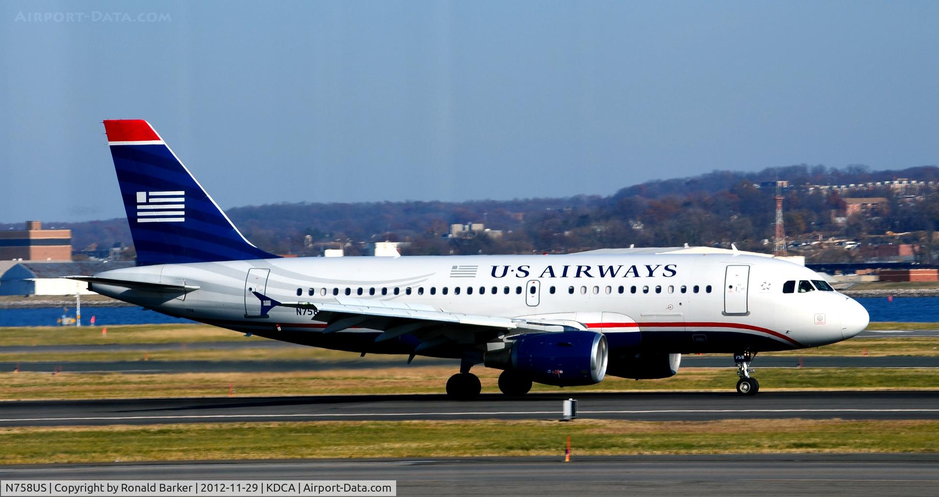 N758US, 2000 Airbus A319-112 C/N 1348, Landing DCA