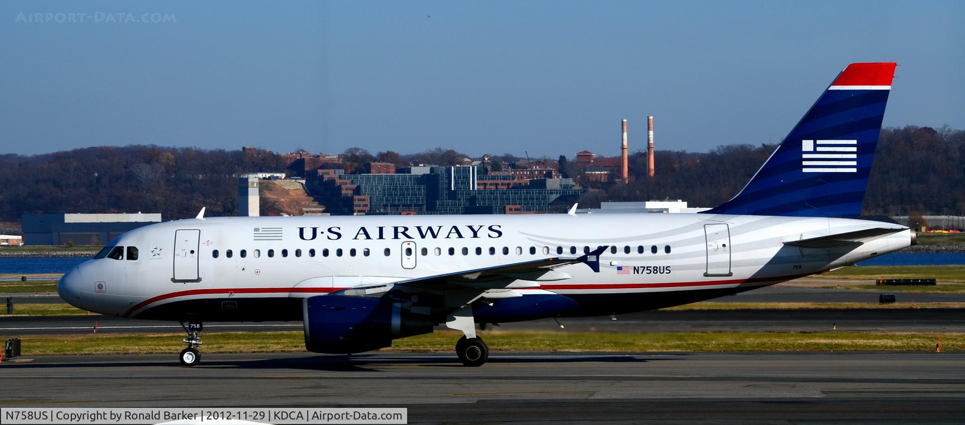 N758US, 2000 Airbus A319-112 C/N 1348, Taxi DCA