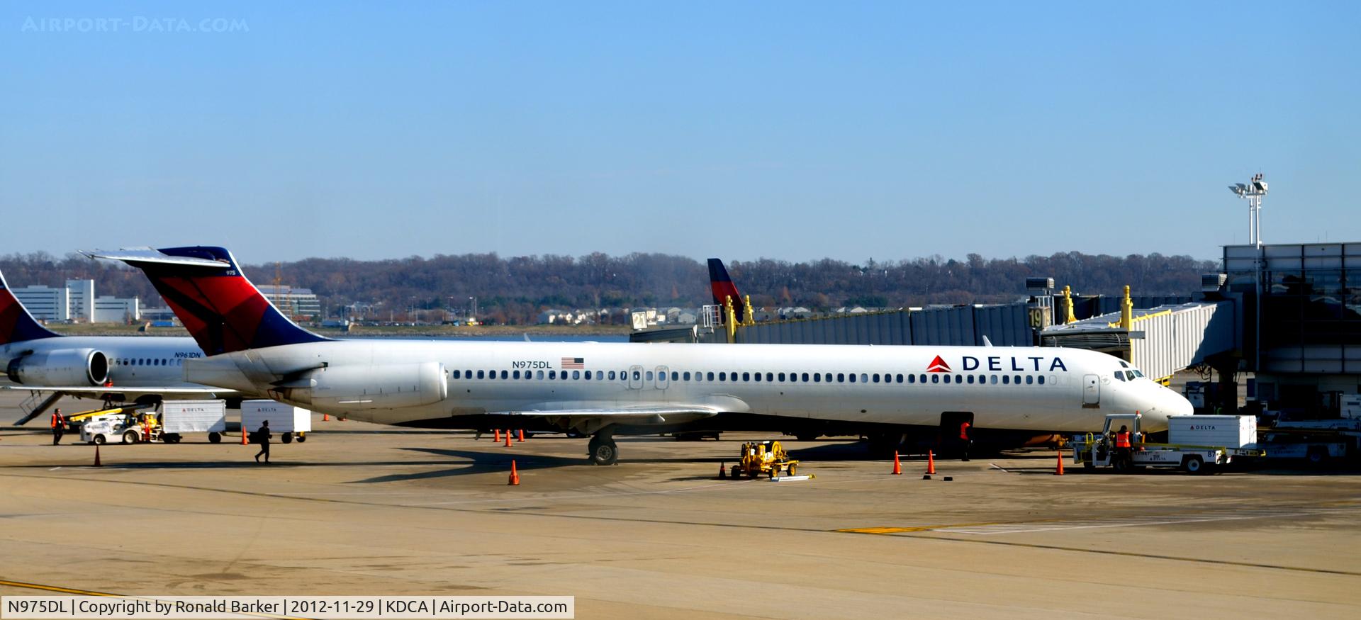 N975DL, 1991 McDonnell Douglas MD-88 C/N 53243, DCA VA