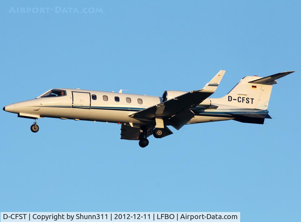 D-CFST, Learjet 31A C/N 31-011, Landing rwy 32L