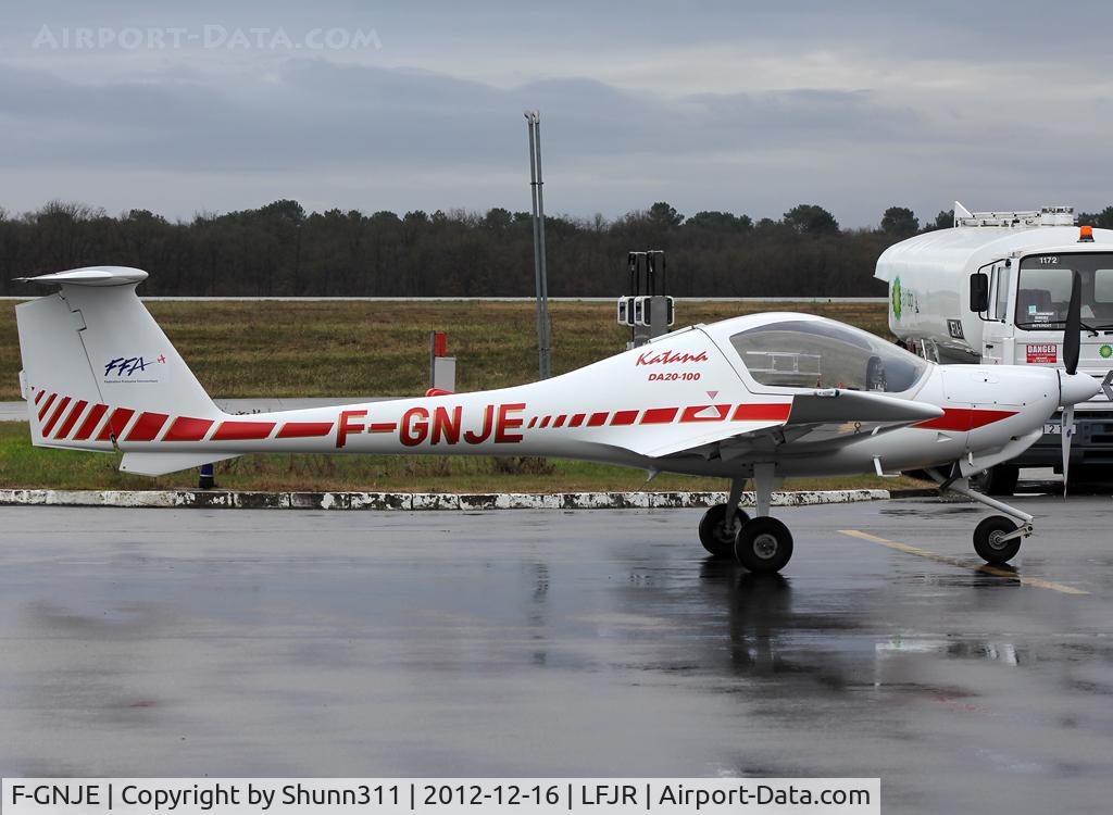F-GNJE, Diamond DA-20A-1 Katana C/N 10135, Parked at the Airclub...