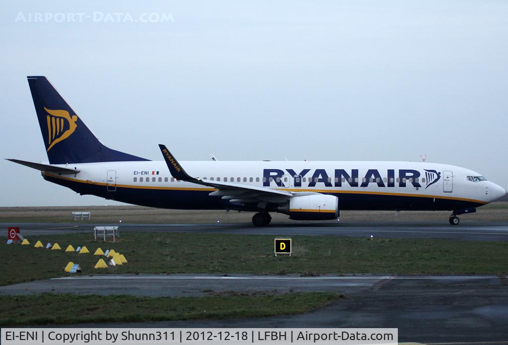 EI-ENI, 2010 Boeing 737-8AS C/N 40300, Taxiing to the Terminal...