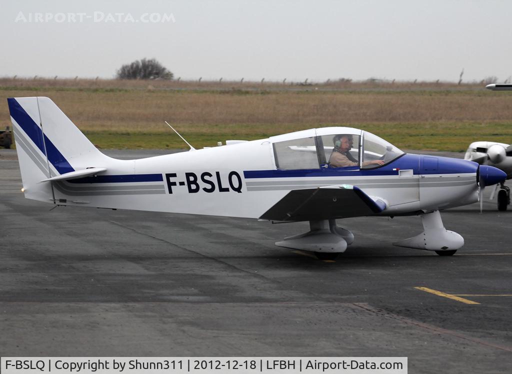 F-BSLQ, Robin DR-300-108 2+2 C/N 552, Taxiing to the Airclub...