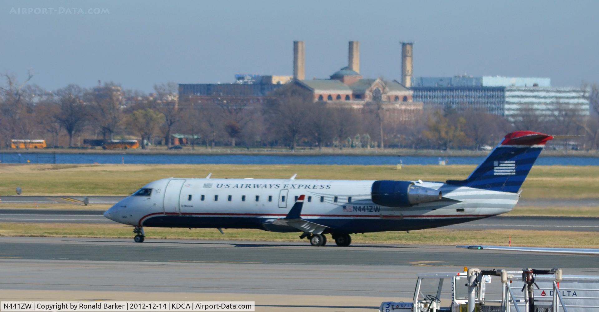 N441ZW, 2003 Bombardier CRJ-200LR (CL-600-2B19) C/N 7777, Taxi DCA