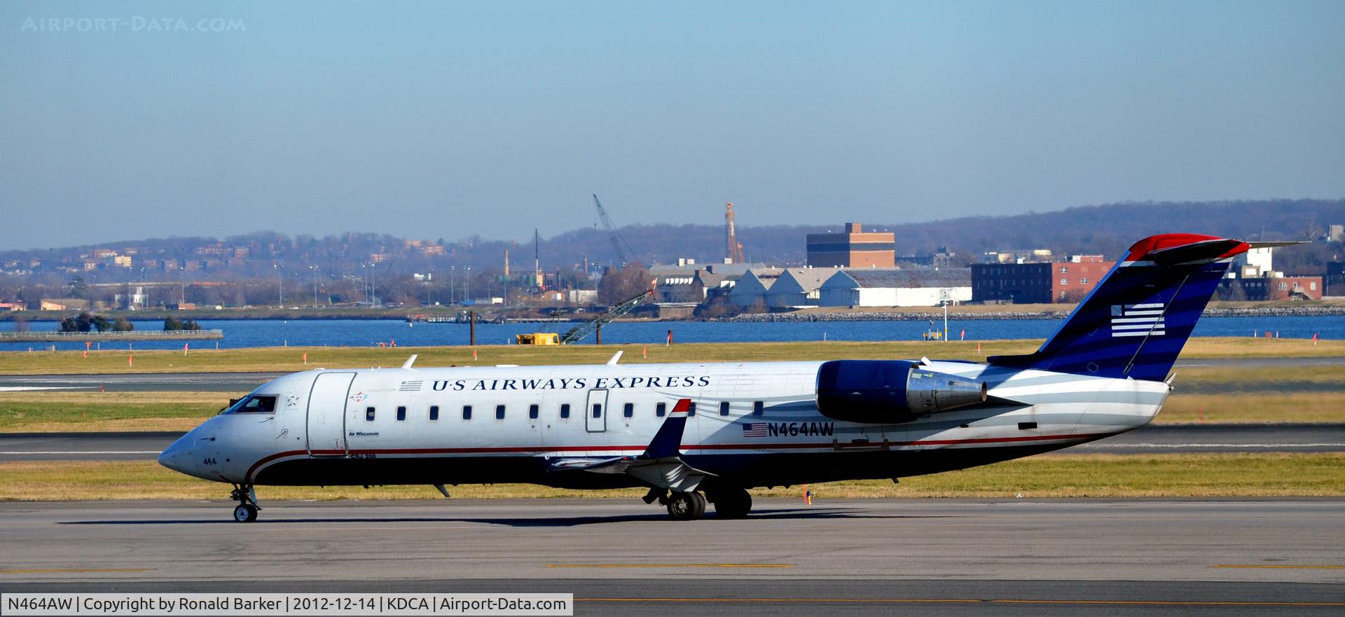 N464AW, 2004 Bombardier CRJ-200LR (CL-600-2B19) C/N 7890, Taxi DCA