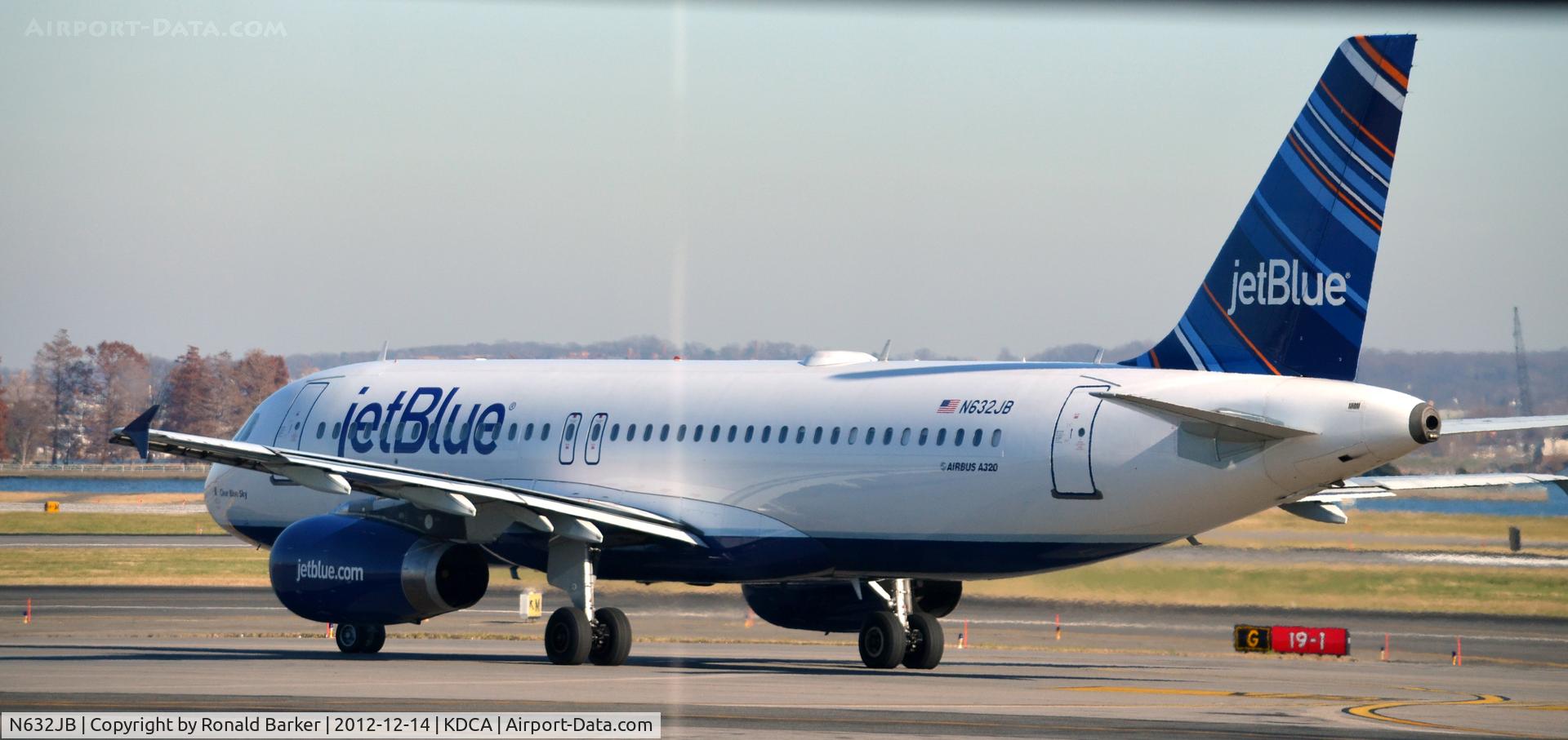 N632JB, 2006 Airbus A320-232 C/N 2647, Taxi DCA