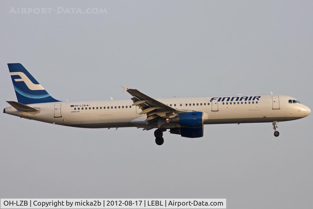 OH-LZB, 1999 Airbus A321-211 C/N 0961, Landing