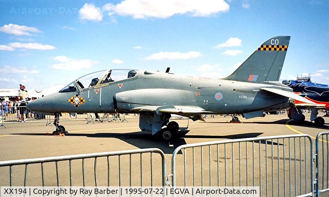 XX194, 1978 Hawker Siddeley Hawk T.1A C/N 041/312041, BAe Systems Hawk T.1A [312041] (RAF) RAF Fairford~G 22/07/1995