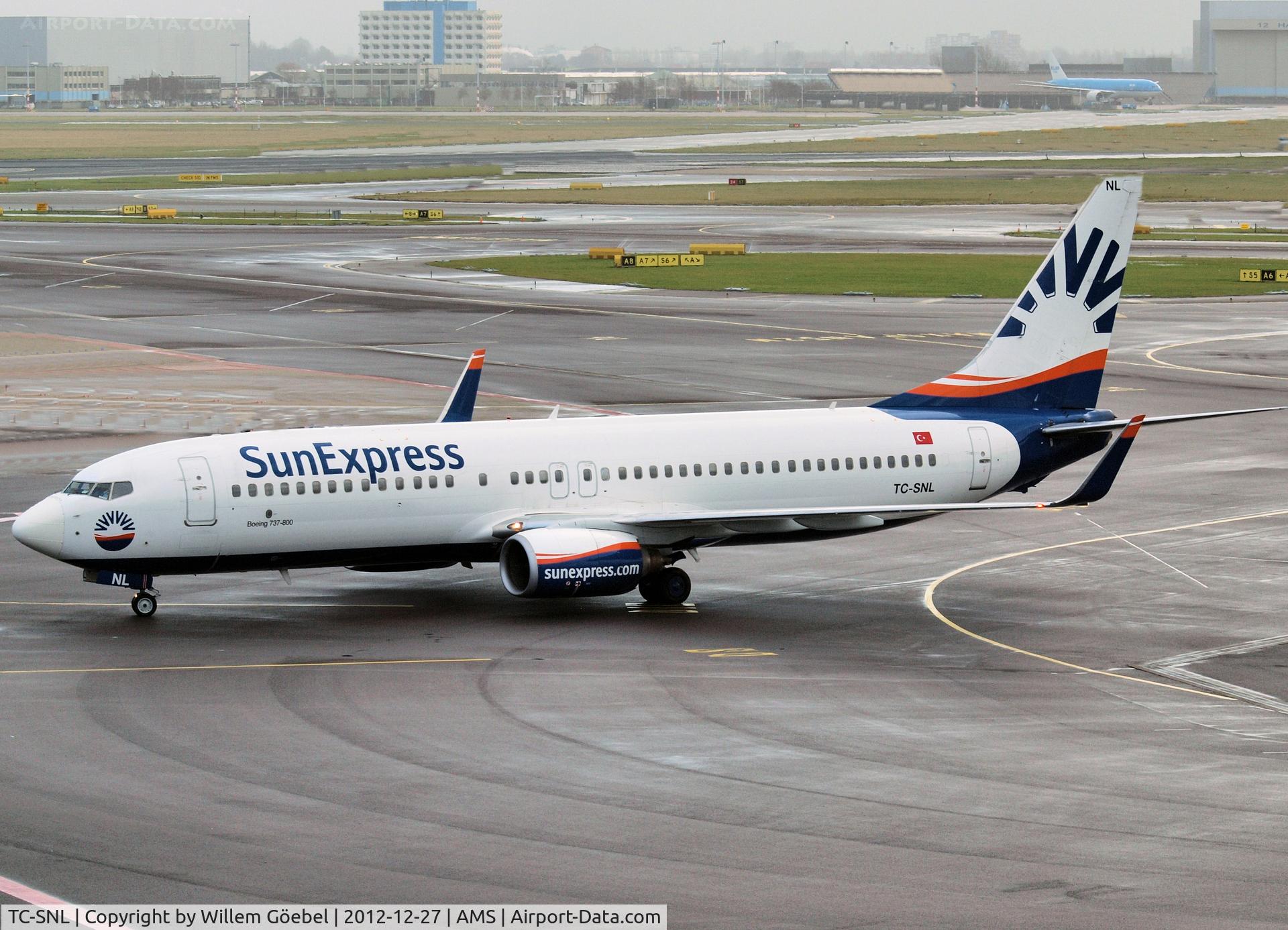 TC-SNL, 2005 Boeing 737-86N C/N 34251, Taxi to the gate of Schiphol Airport
