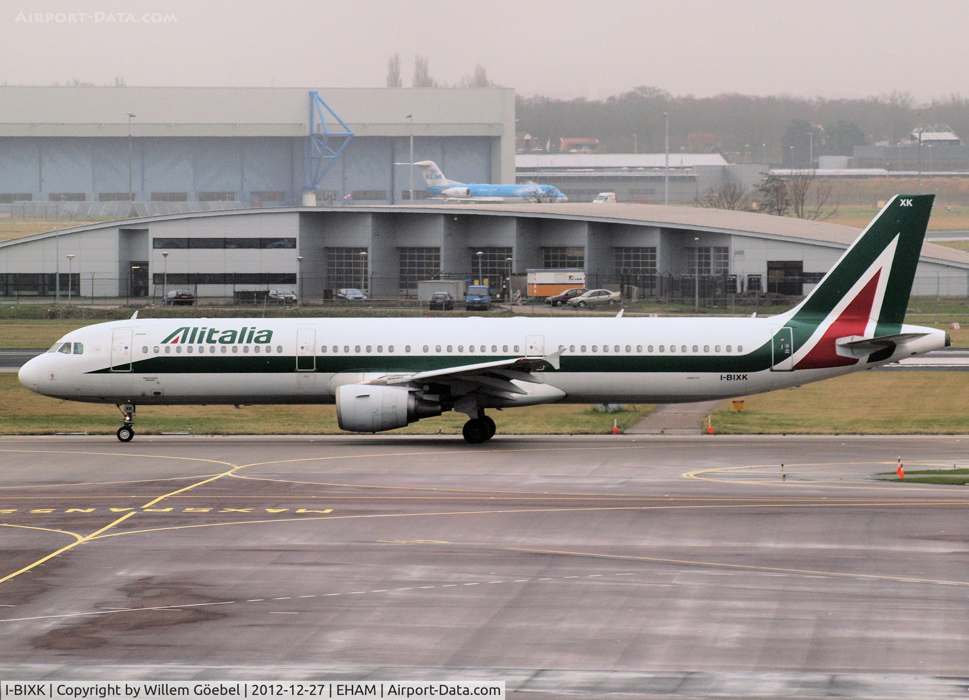 I-BIXK, 2000 Airbus A321-112 C/N 1220, Taxi to runway 24 of Amsterdam Airport for take off.