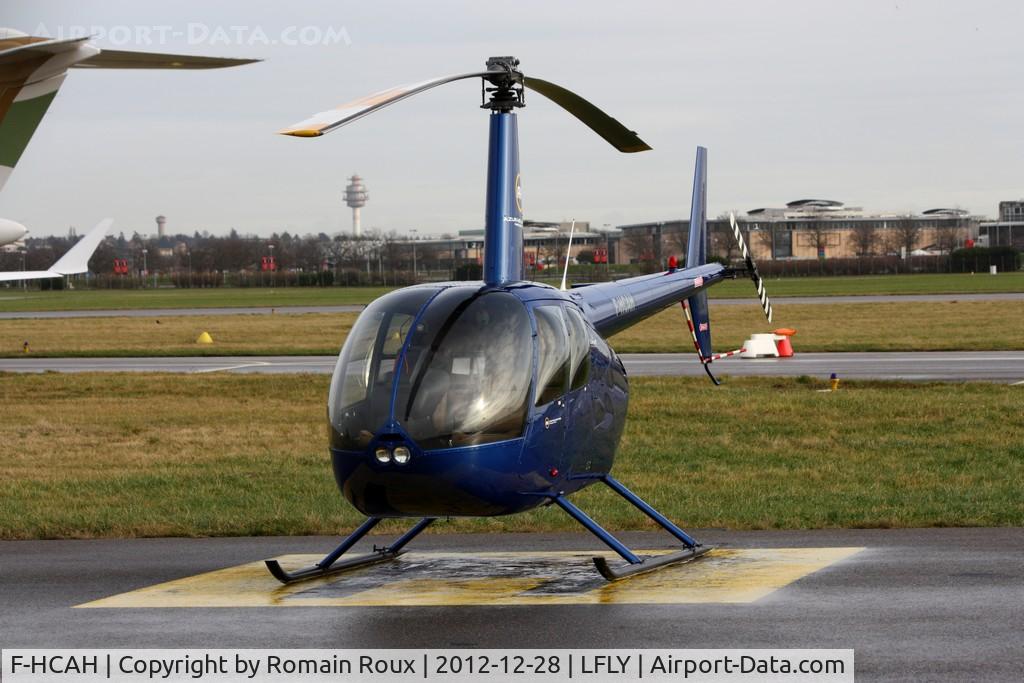 F-HCAH, 2004 Robinson R44 II C/N 10577, Parked