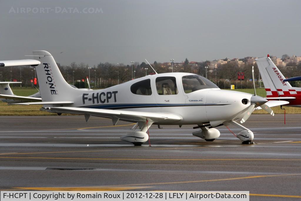 F-HCPT, 2000 Cirrus SR20 C/N 1034, Parked