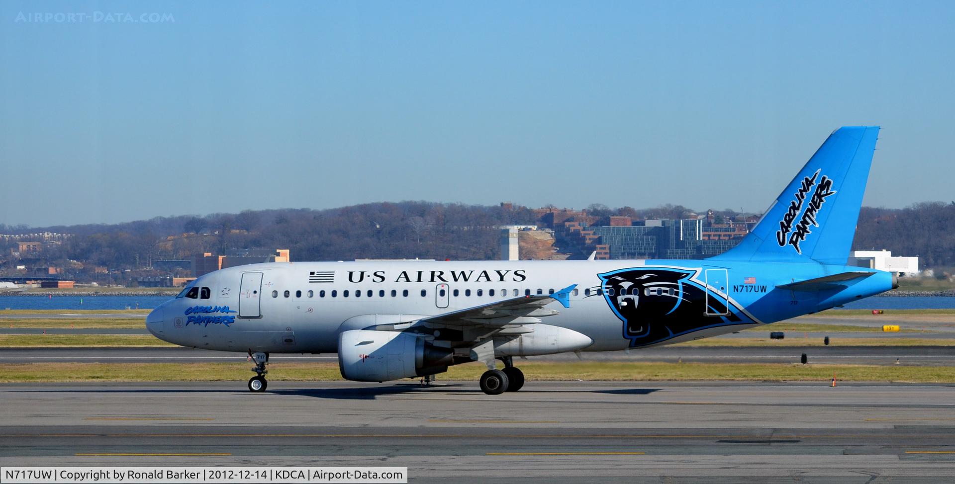 N717UW, 1999 Airbus A319-112 C/N 1069, Taxi DCA