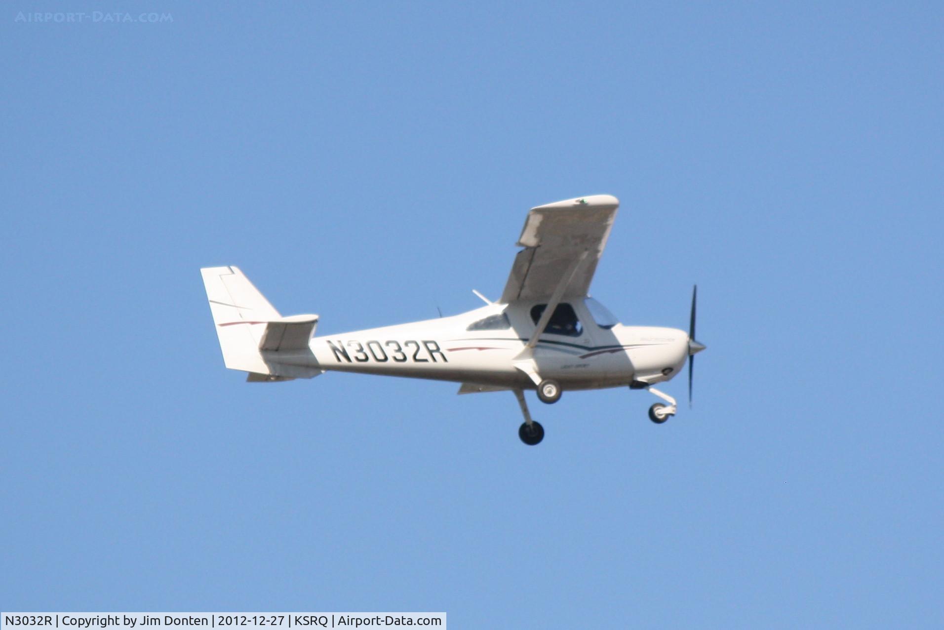 N3032R, Cessna 162 Skycatcher C/N 16200105, Cessna Skycatcher (N3032R) on approach to Runway 4 at Sarasota-Bradenton International Airport