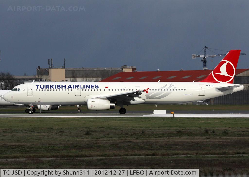 TC-JSD, 2012 Airbus A321-231 C/N 5388, Ready for departure rwy 32R in new c/s