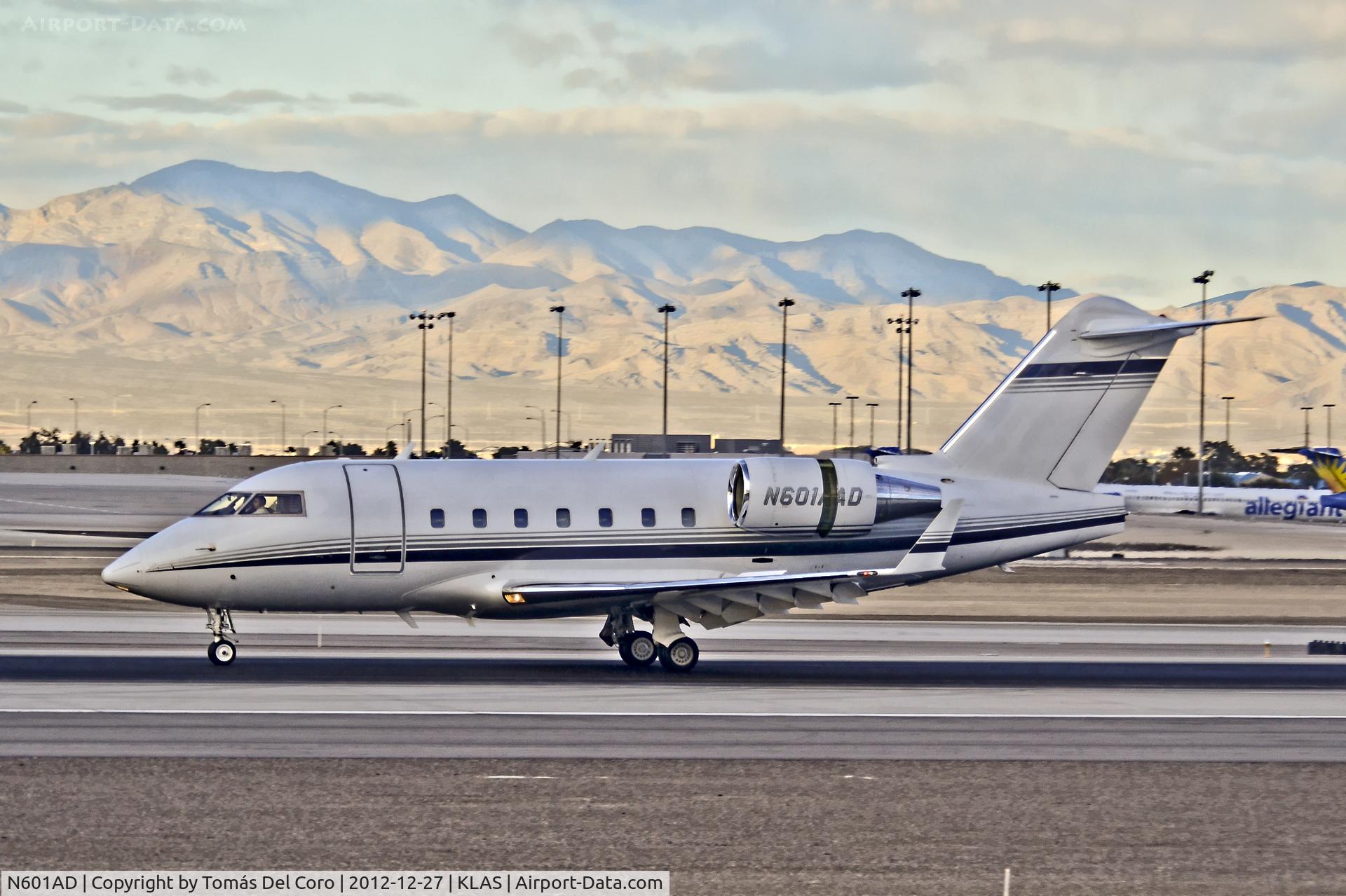 N601AD, 1995 Canadair Challenger 601-3R (CL-600-2B16) C/N 5186, N601AD 1995 Canadair CL-600-2B16 C/N 5186

- Las Vegas - McCarran International (LAS / KLAS)
USA - Nevada, December 27, 2012
Photo: Tomás Del Coro
