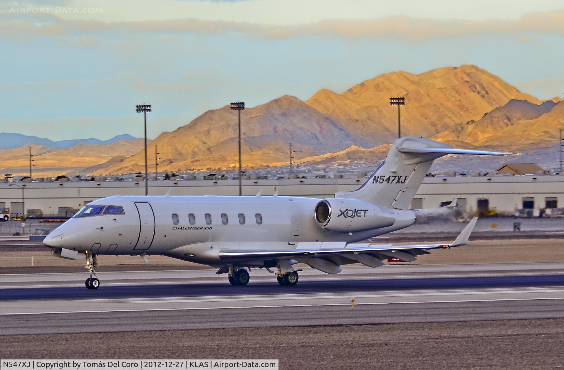 N547XJ, 2009 Bombardier Challenger 300 (BD-100-1A10) C/N 20281, N547XJ Bombardier BD-100-1A10 Challenger 300 (cn 20281)

- Las Vegas - McCarran International (LAS / KLAS)
USA - Nevada, December 27, 2012
Photo: Tomás Del Coro