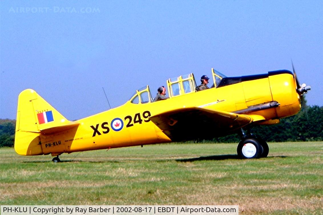 PH-KLU, Noorduyn AT-16 Harvard IIB C/N 14A-1184, Noorduyn AT-16 Harvard IIb [14A-1184] Schaffen-Diest~OO 17/08/2002