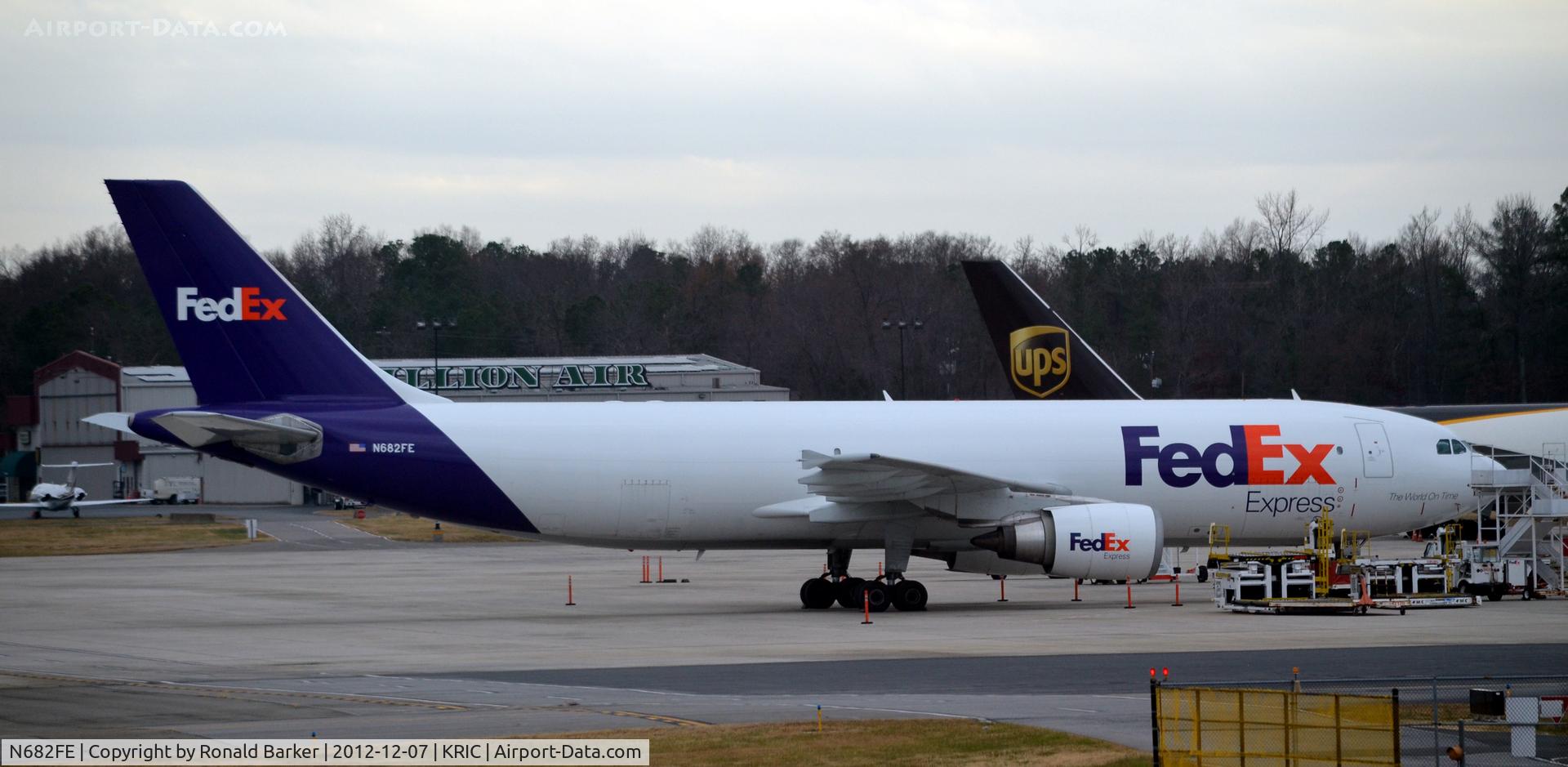 N682FE, 1999 Airbus A300F4-605R C/N 0800, RIC VA
