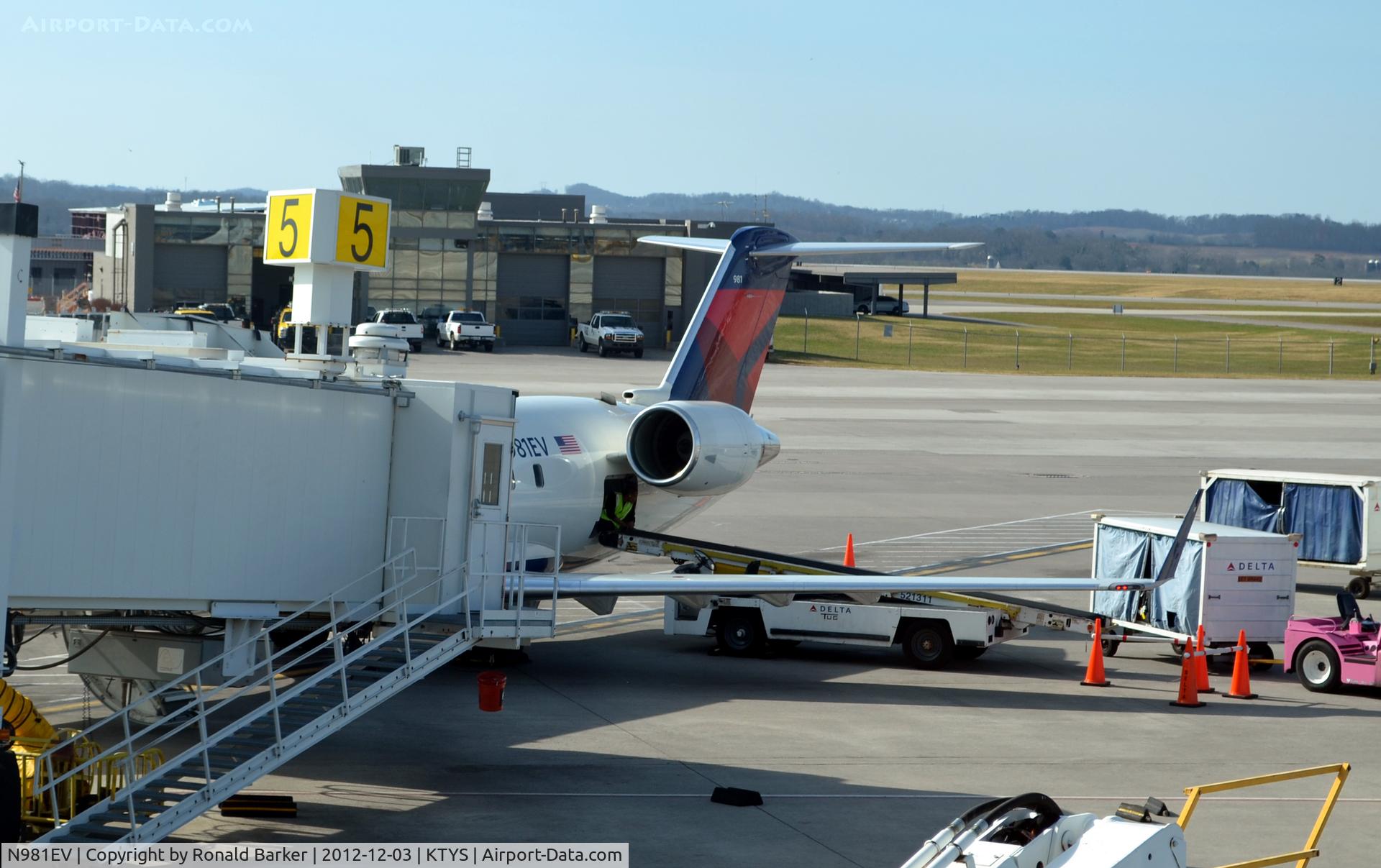 N981EV, 2003 Bombardier CRJ-200ER (CL-600-2B19) C/N 7768, TYS TN