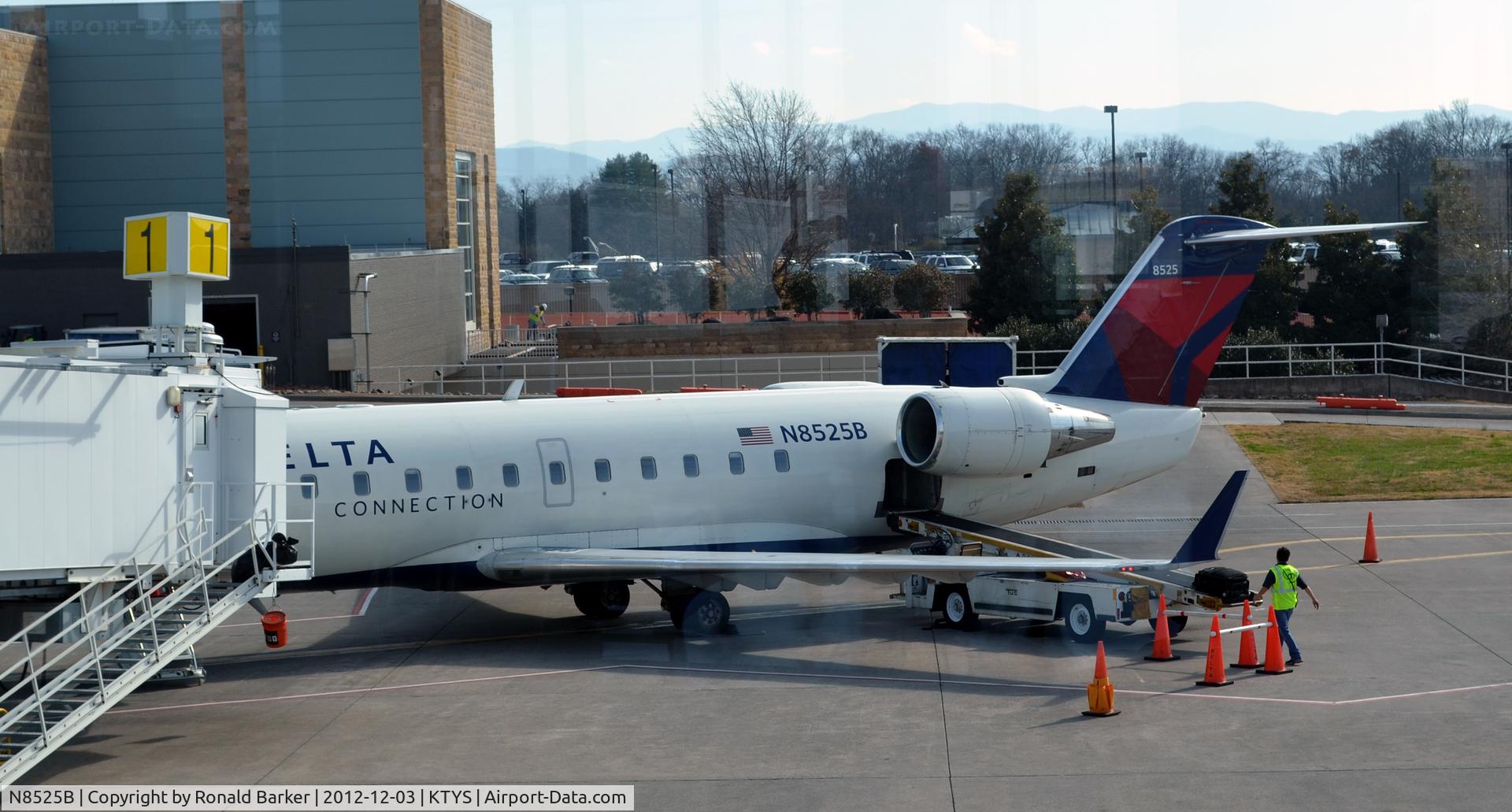N8525B, 2001 Canadair CRJ-200LR (CL-600-2B19) C/N 7525, TYS TN