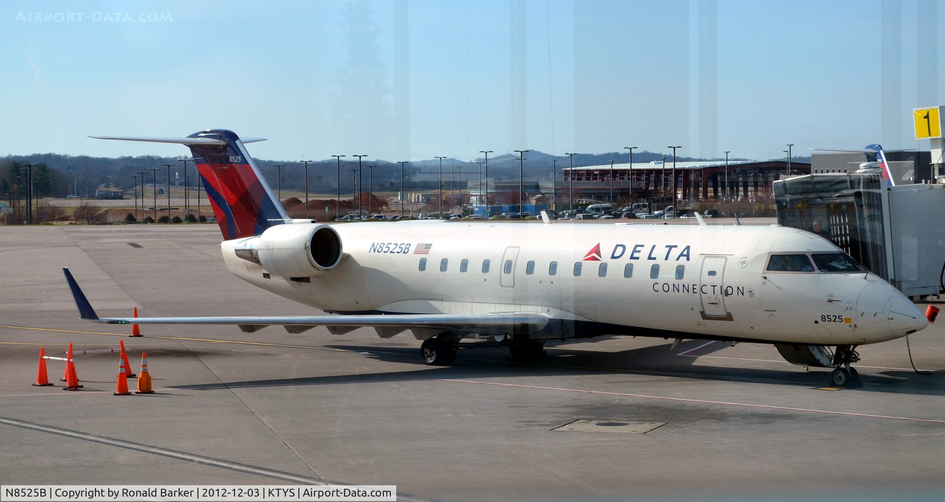 N8525B, 2001 Canadair CRJ-200LR (CL-600-2B19) C/N 7525, TYS TN