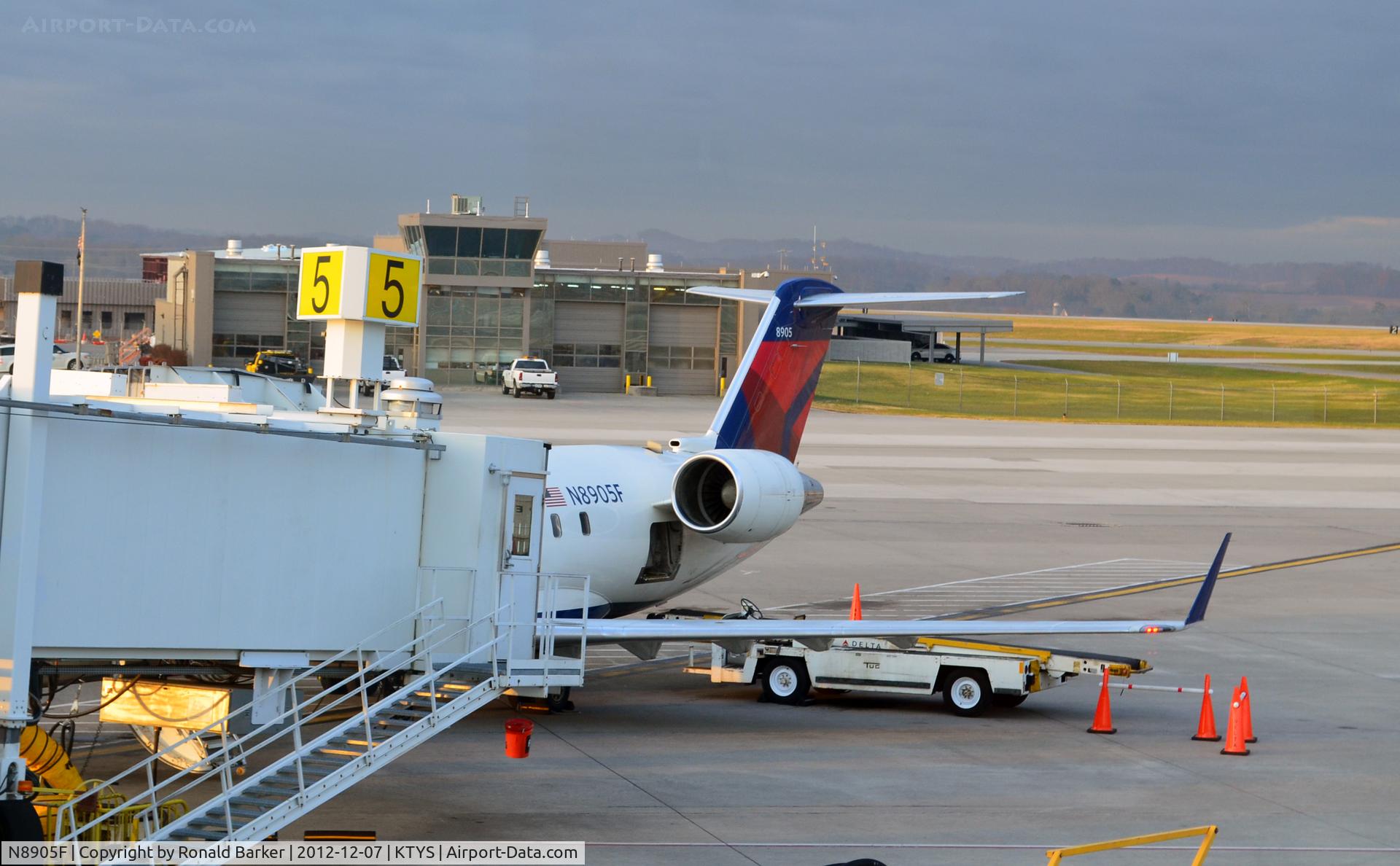 N8905F, 2004 Bombardier CRJ-200 (CL-600-2B19) C/N 7905, TYS TN