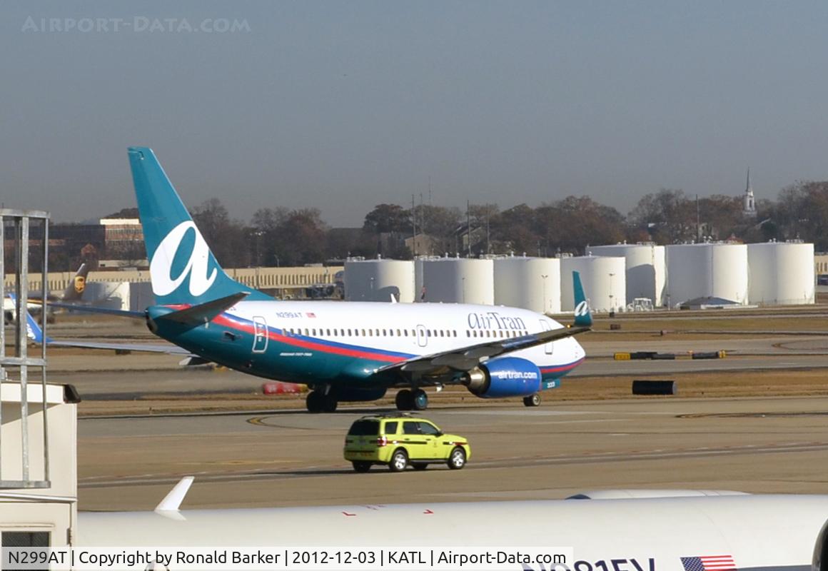 N299AT, 2006 Boeing 737-76N C/N 32678, Taxi ATL GA