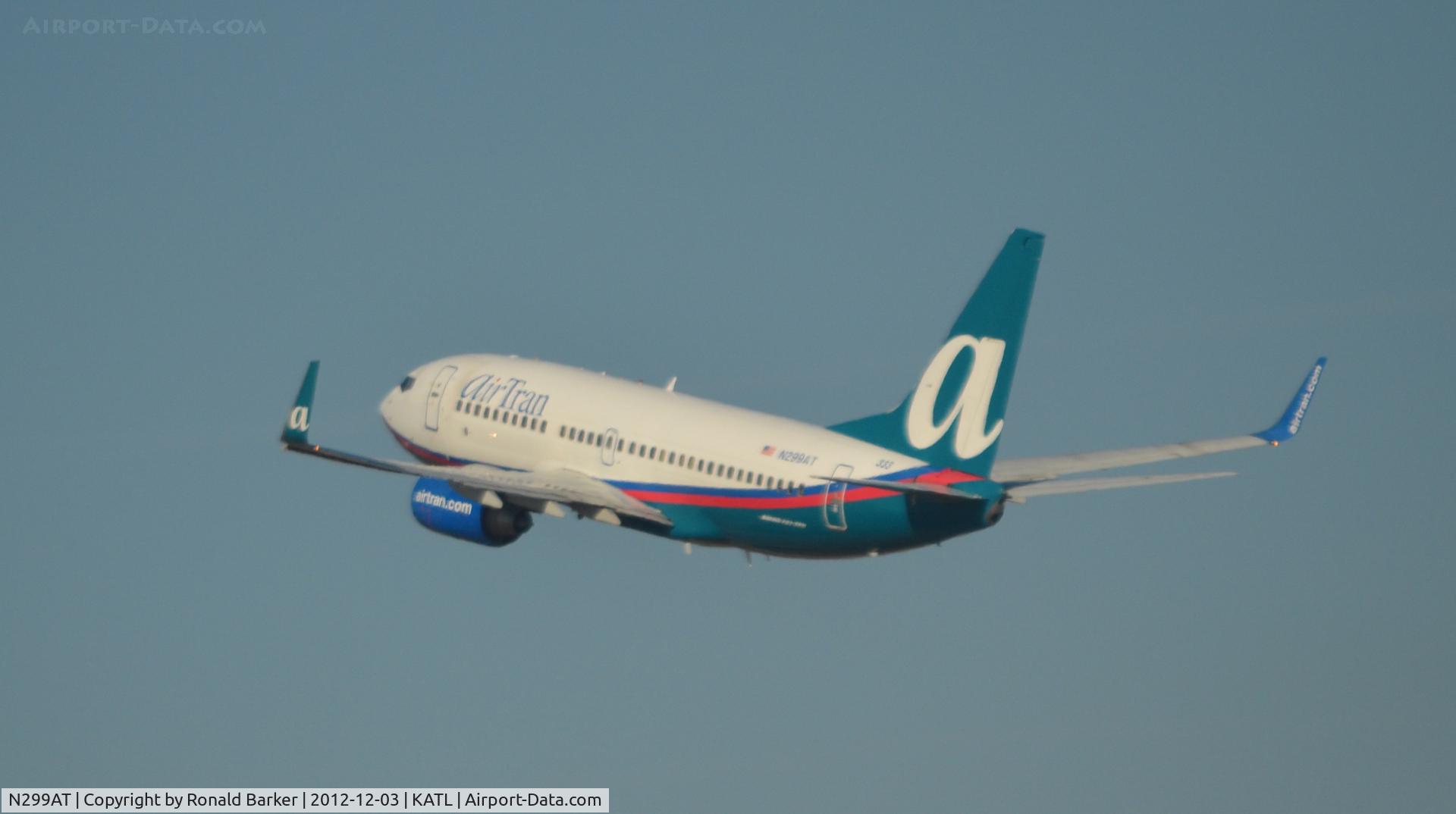 N299AT, 2006 Boeing 737-76N C/N 32678, Takeoff ATL